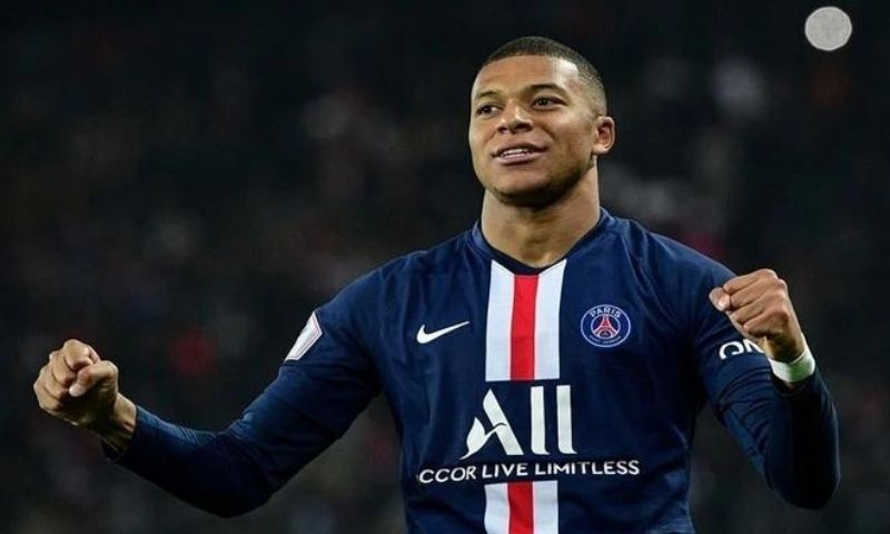 Tốc độ của Mbappe giúp anh tạo ra những pha bóng ấn tượng như thế nào?
